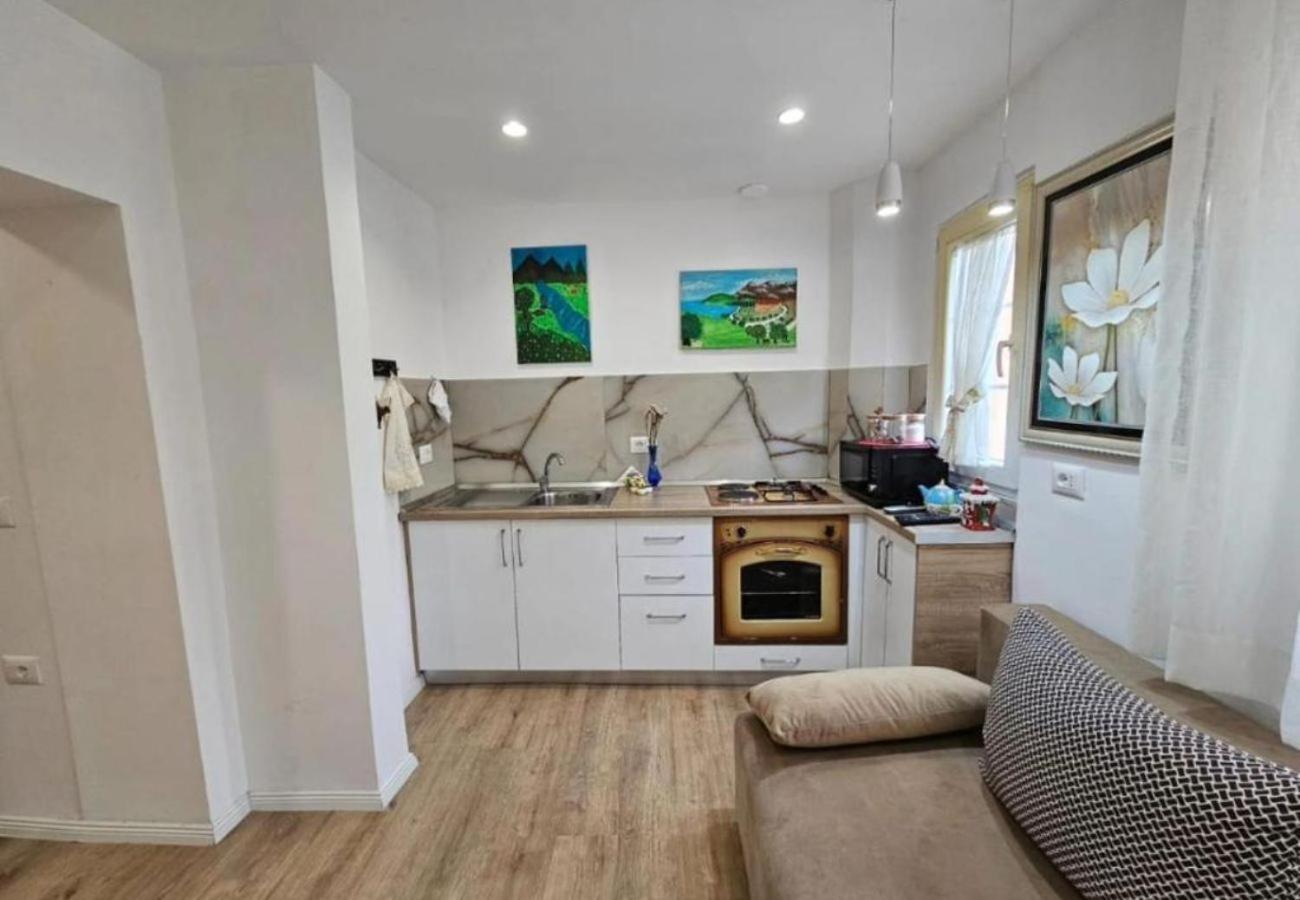 Apartamento Kalpazo Myslym Shyri Tirana Exterior foto