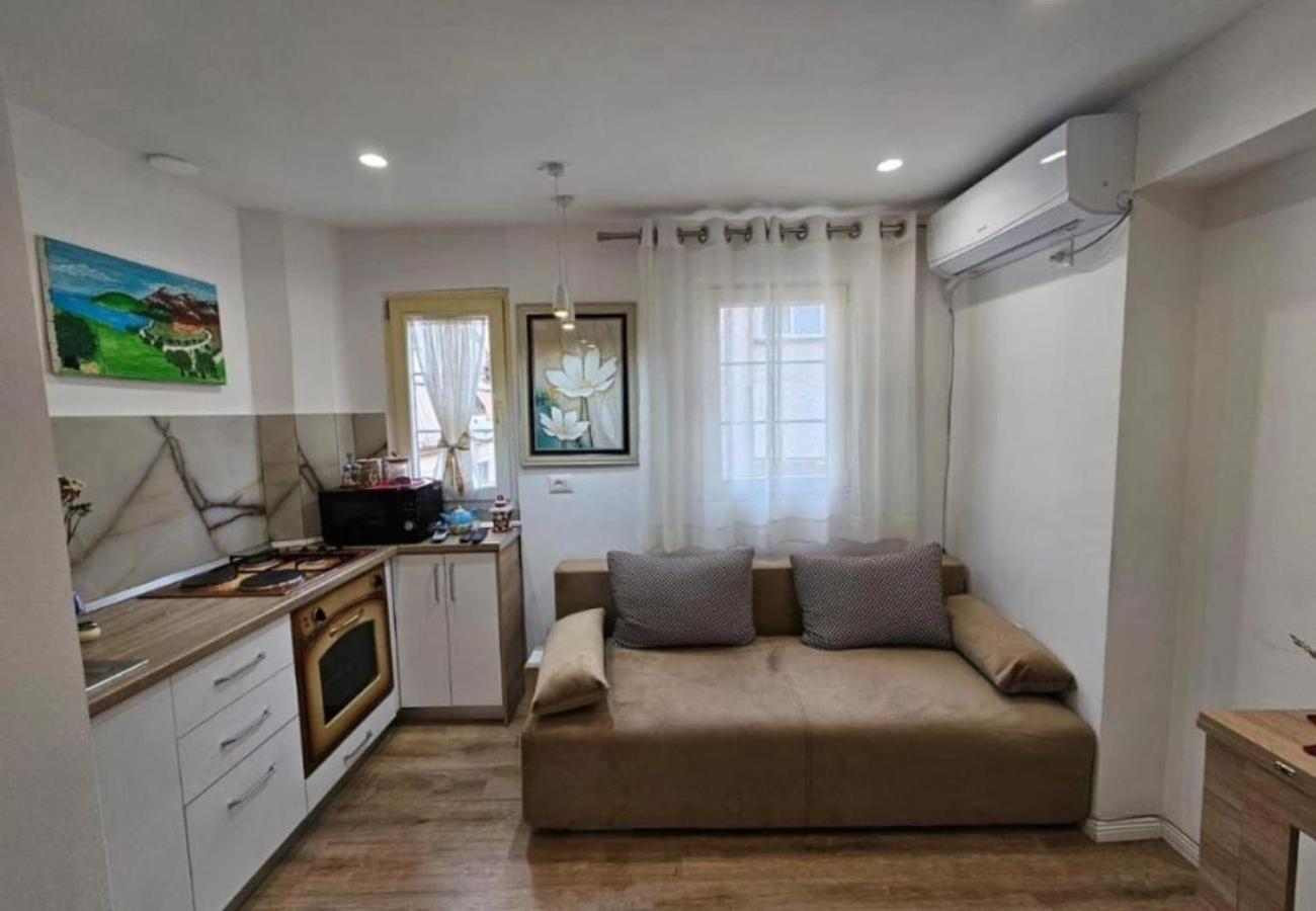 Apartamento Kalpazo Myslym Shyri Tirana Exterior foto