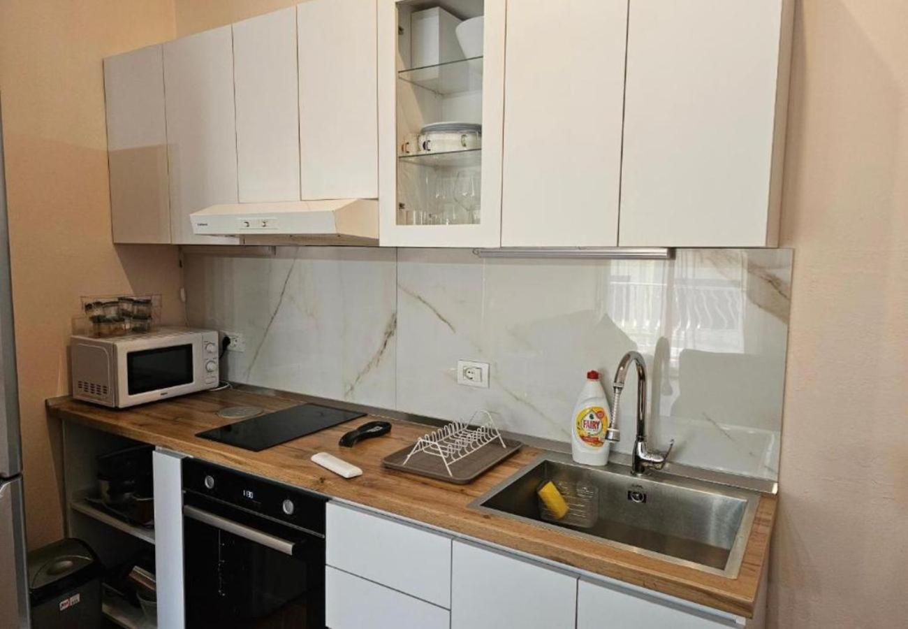 Apartamento Kalpazo Myslym Shyri Tirana Exterior foto
