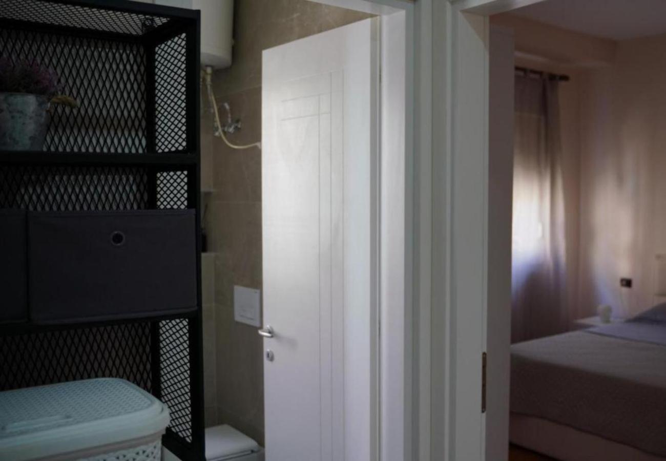 Apartamento Kalpazo Myslym Shyri Tirana Exterior foto
